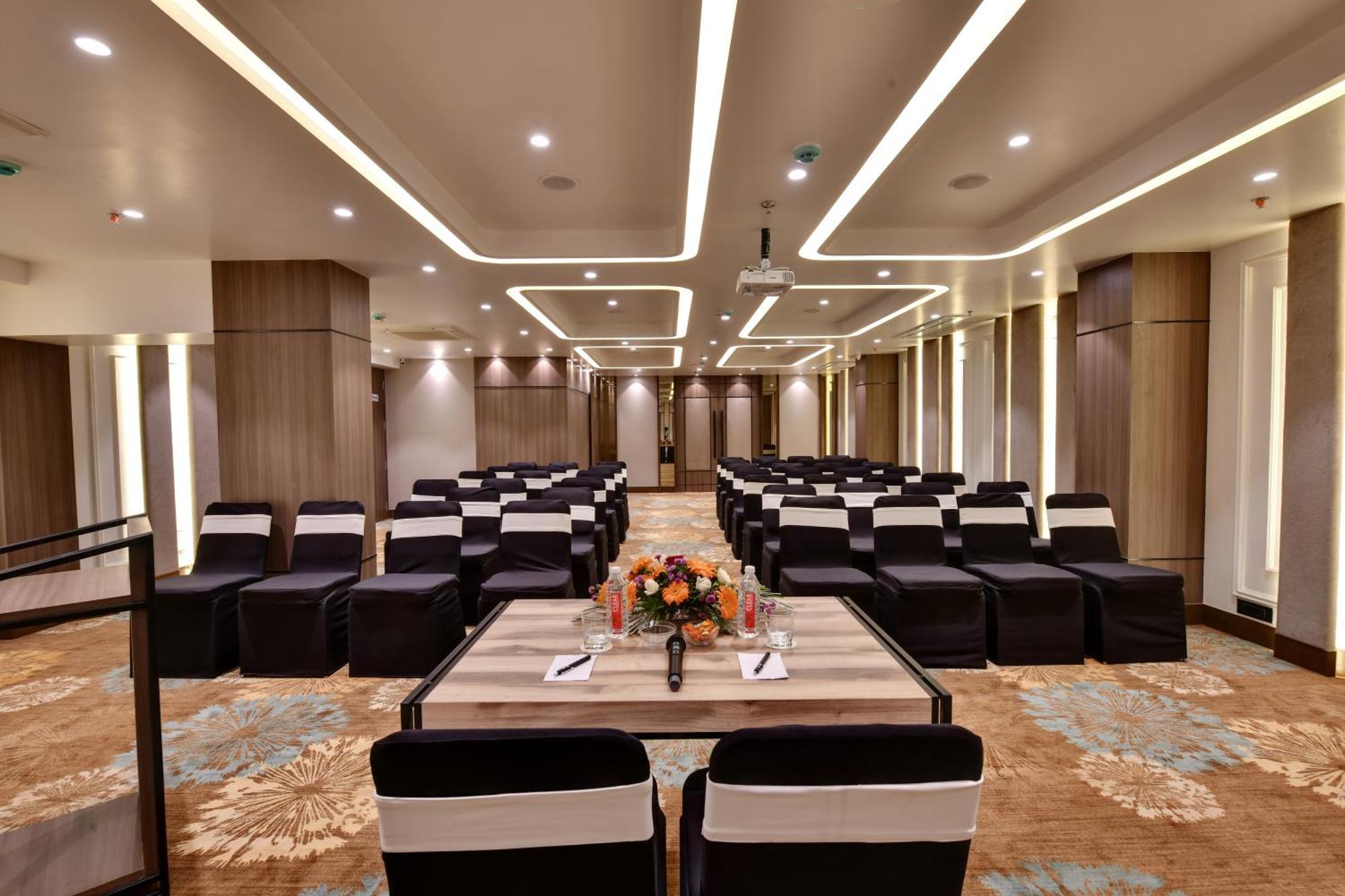 Click Hotels Andheri Midc Mumbai Exterior photo